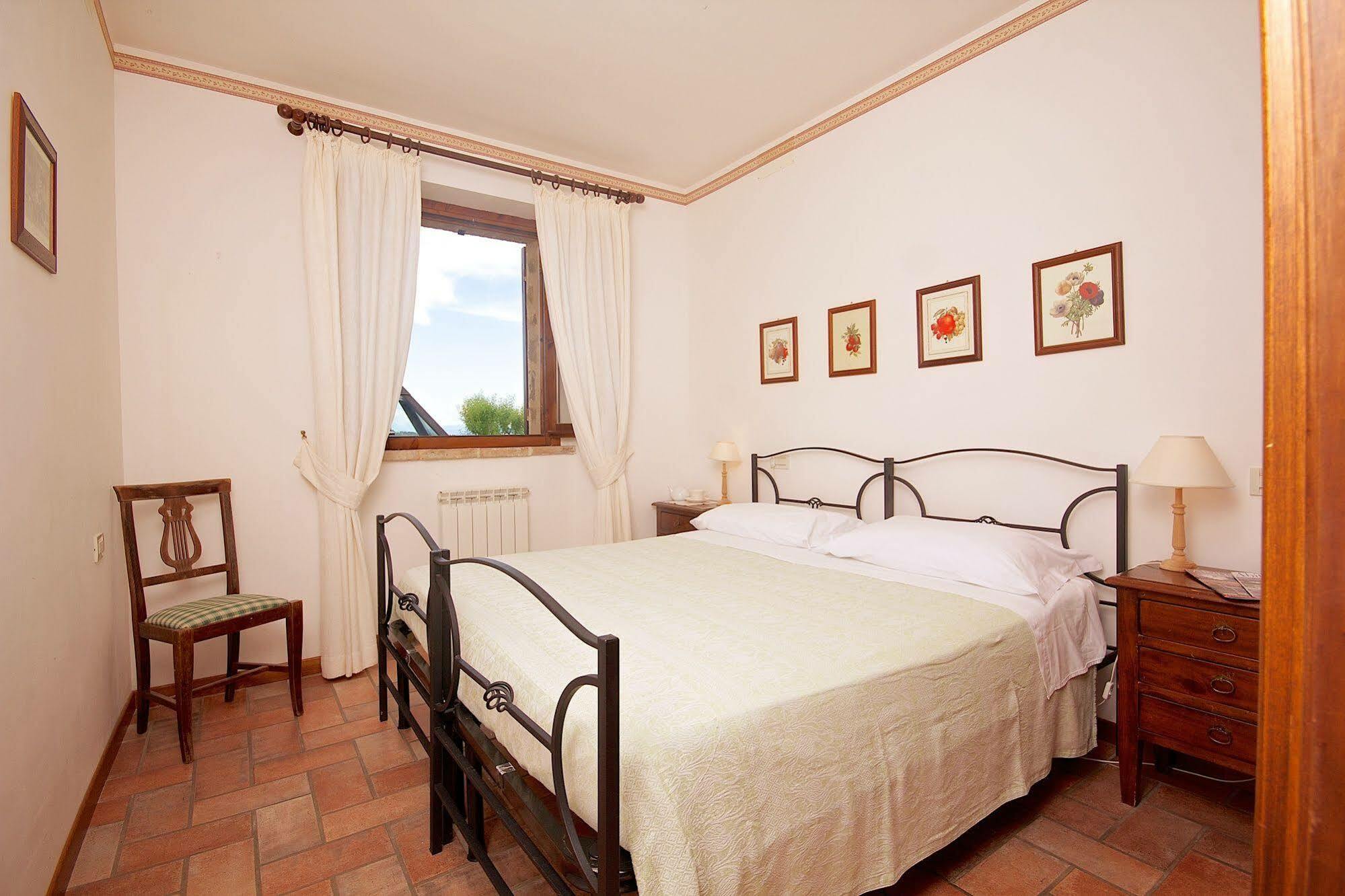 Agriturismo Le Colombe อัสซิซี ภายนอก รูปภาพ