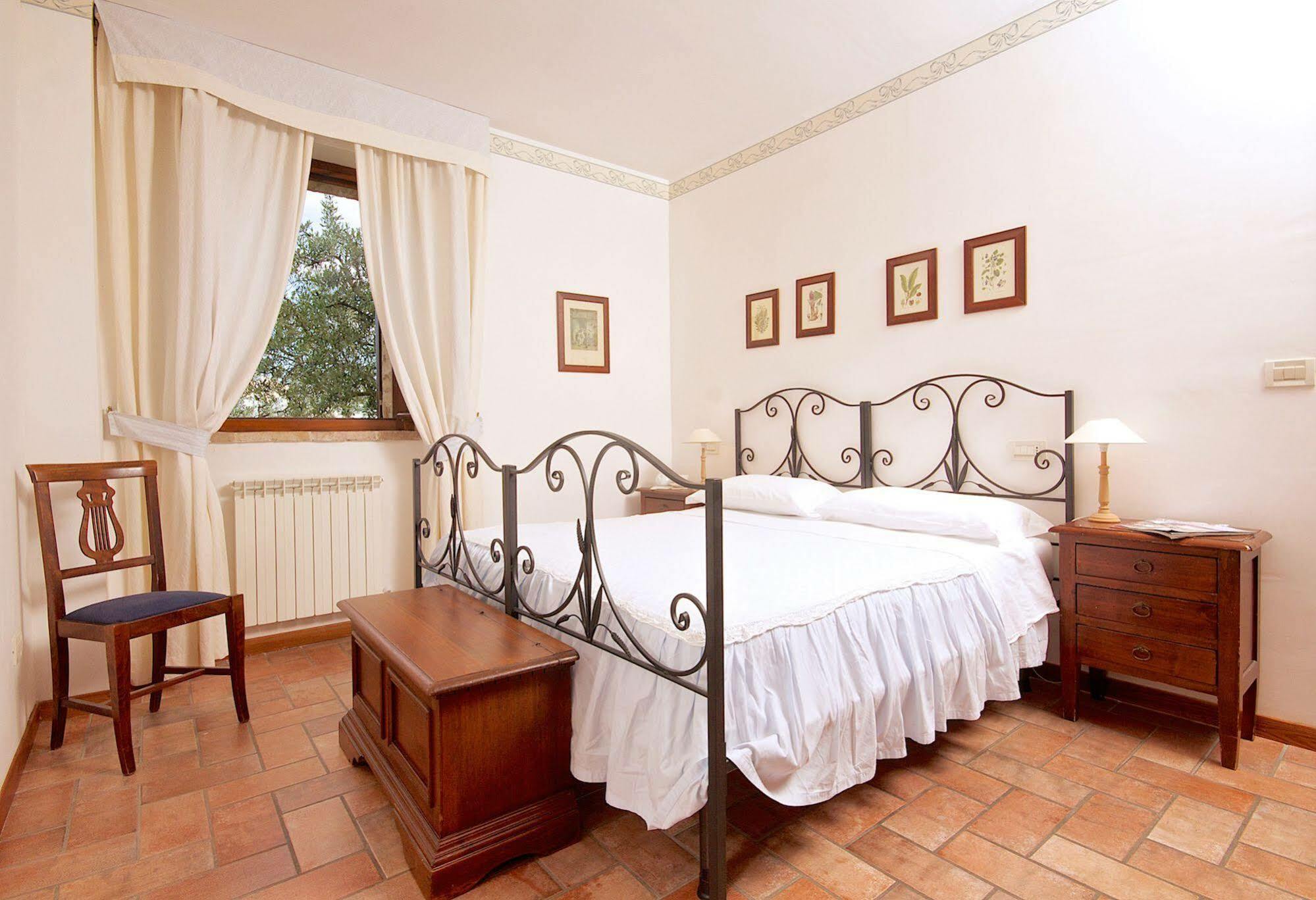 Agriturismo Le Colombe อัสซิซี ภายนอก รูปภาพ
